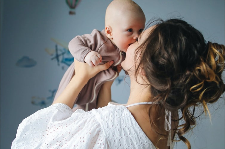25 Ideen aus Naturholz für das Babyzimmer | Montessori - Blogbild von Cozy Collections