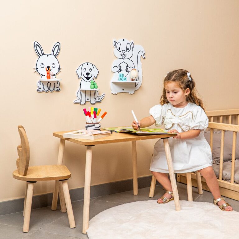 Kinder-Wandregal mit 3 niedlichen Tieren – Hase, Hund, Eichhörnchen aus naturbelassenem Holz - Galeriebild 1 von Cozy Collections