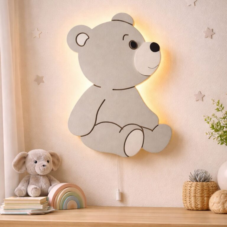 Sitzendes Bärchen LED-Wandnachtlicht aus Holz | LED Nachtlicht Holz